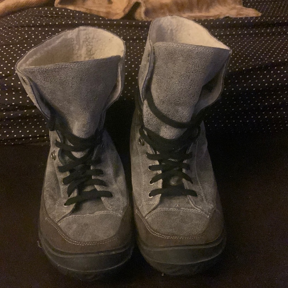 Sherpa lined boots